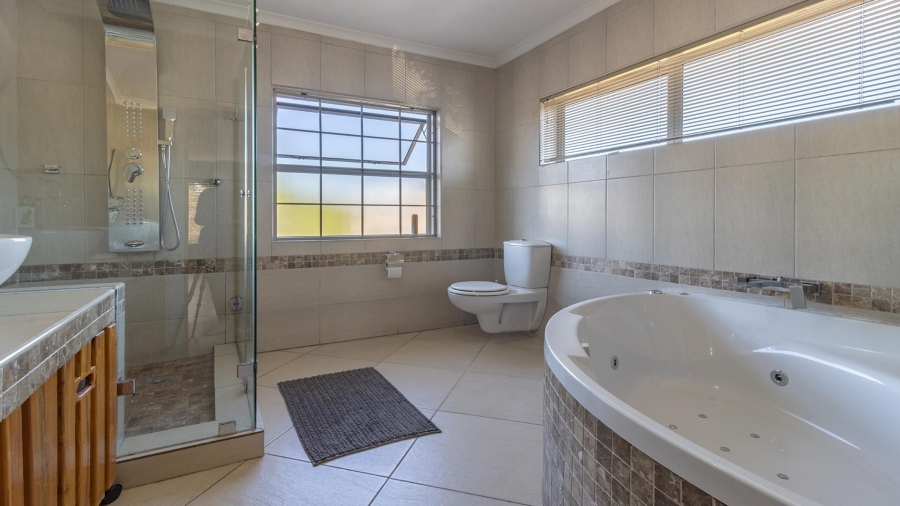5 Bedroom Property for Sale in Northgate Western Cape